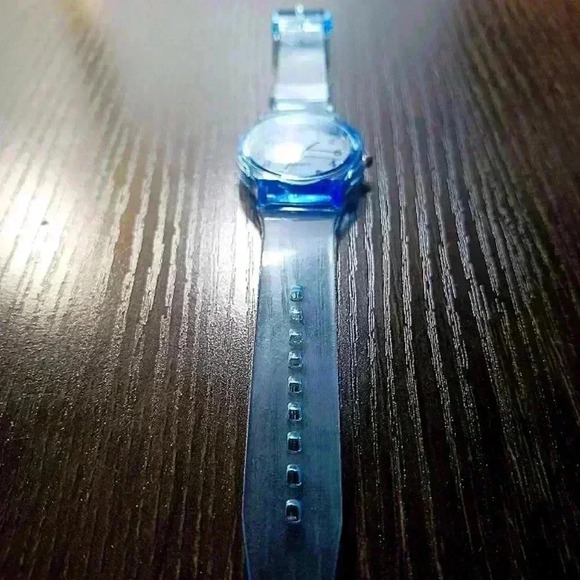 Blue quartz watch - Picture 4 of 6